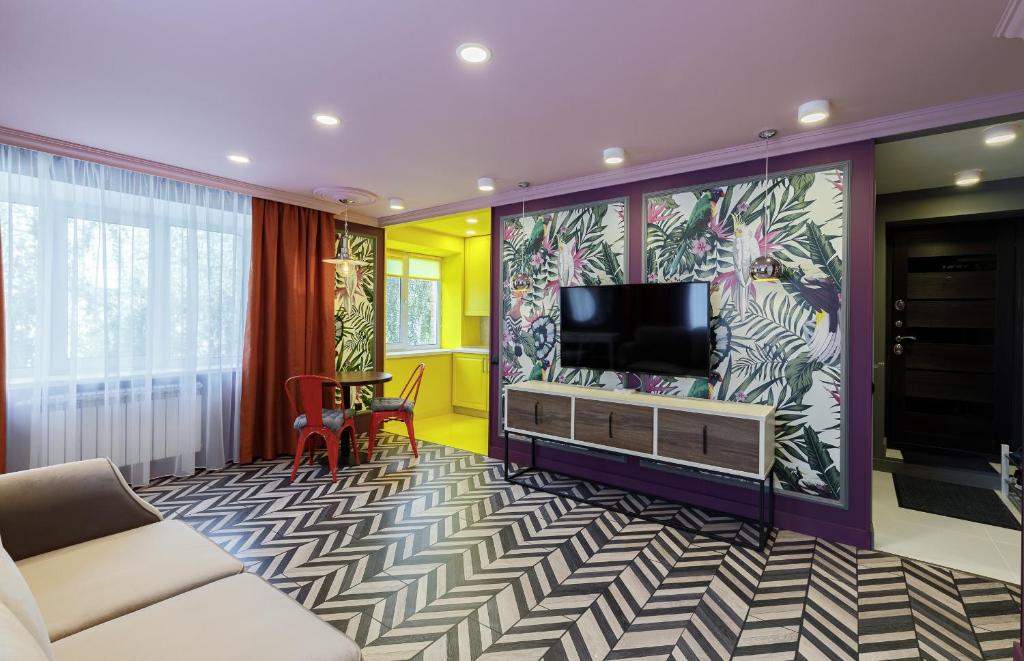 Йото номера в отеле с краватью. Тула апарты. Жк турист апартаменты. Тула ул софьи перовской 22. Апартаменты тула посуточно снять.