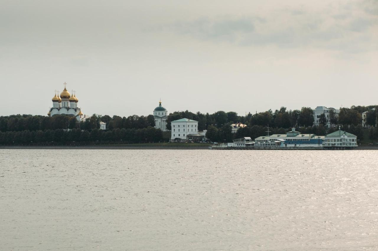 Тверицы ярославль гостиница. Сквозной переулок отель Ярославль. Сквозной переулок Ярославль.