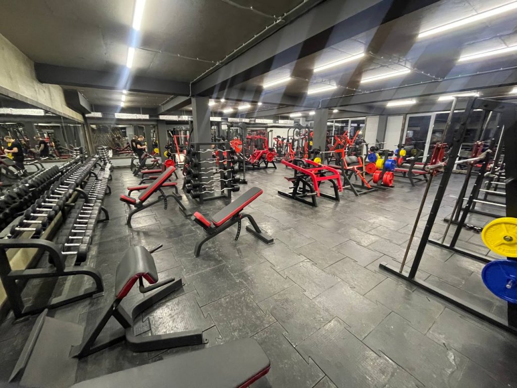 Фитнес среда адлер. Фитнес. Спортклуб стиль жизни ярославль. Фитнес клуб территория фитнеса. Фитнес клуб среда.