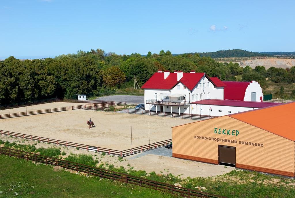 Konno-sportivnyi kompleks Bekker