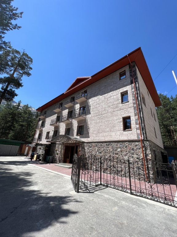 Отель Адамас