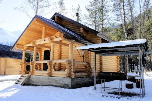 Cottage in the Mountains