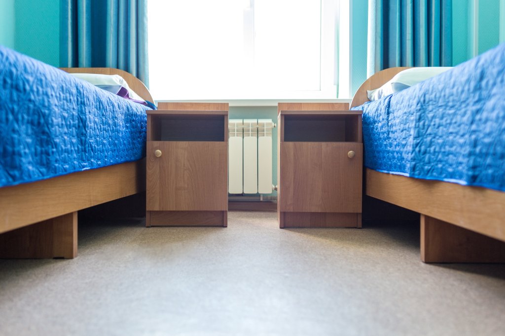 5 adl - пятиместный номер. Снять общежитие солнечный. Снять общежитие солнечный. Отель хостел в славянске на кубани. Адлер крупская 11 хостел.