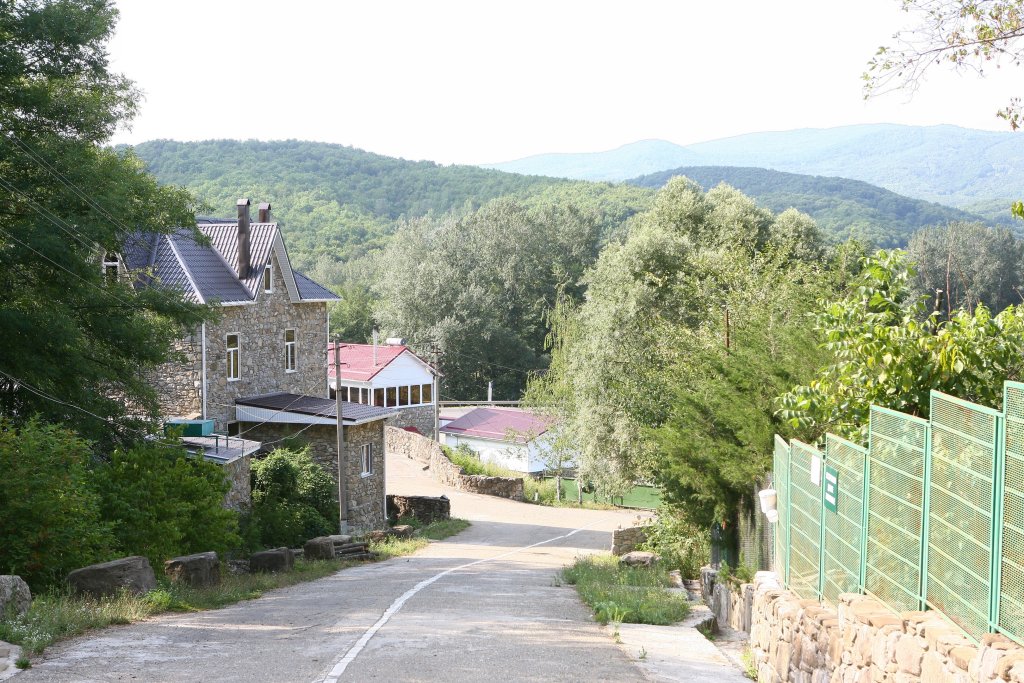 Краснодарский край снял. Охотничий Хутор горячий ключ. Станица горячий ключ Краснодарский край. Хутор Комаровский Краснодарский край. Станица Пятигорская Краснодарский край.